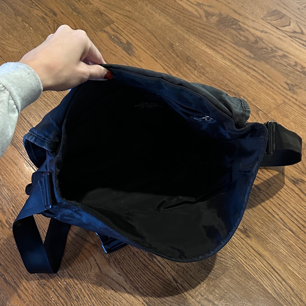 Polo by Ralph Lauren Classic Black Messenger Bag! - Picture 4 of 11